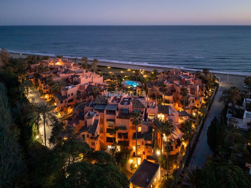Foto e9675db9-2218-48e0-abb5-cf1e584a3923. Àtic amb aparcament piscina a bahía de Marbella Marbella