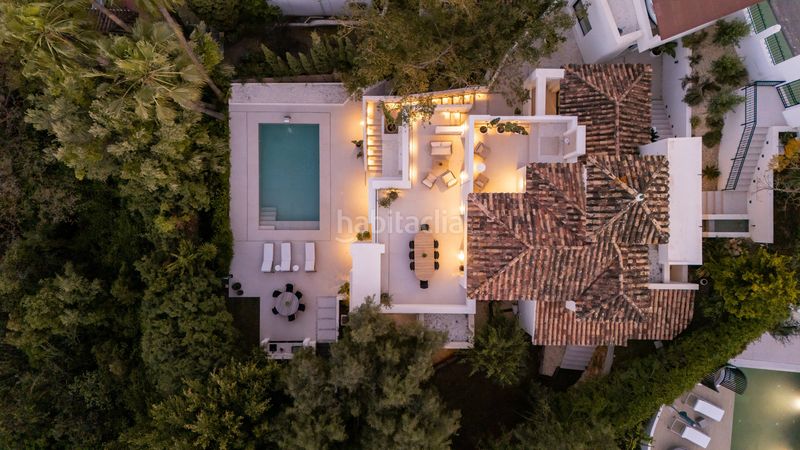 Foto 54a3e690-1cc6-4953-9263-80ba436f57a4. Casa amb piscina a Los Naranjos Marbella