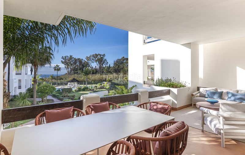Foto 868fd63a-fd8d-4691-9fac-e87f60175c0e. Apartament amb aparcament piscina a El Velerín Estepona