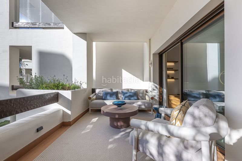 Foto f47e4437-0c46-4bde-9f5d-e4296ff1b7fb. Apartament amb aparcament piscina a El Velerín Estepona