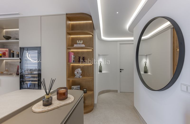 Foto f634f66d-847b-4c63-acd3-34839b6ce990. Apartament amb aparcament piscina a El Velerín Estepona