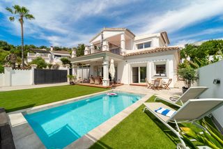 Casa en Cernicalo-cerros aguila 21. Southfacing family villa con private pool en mijas costa