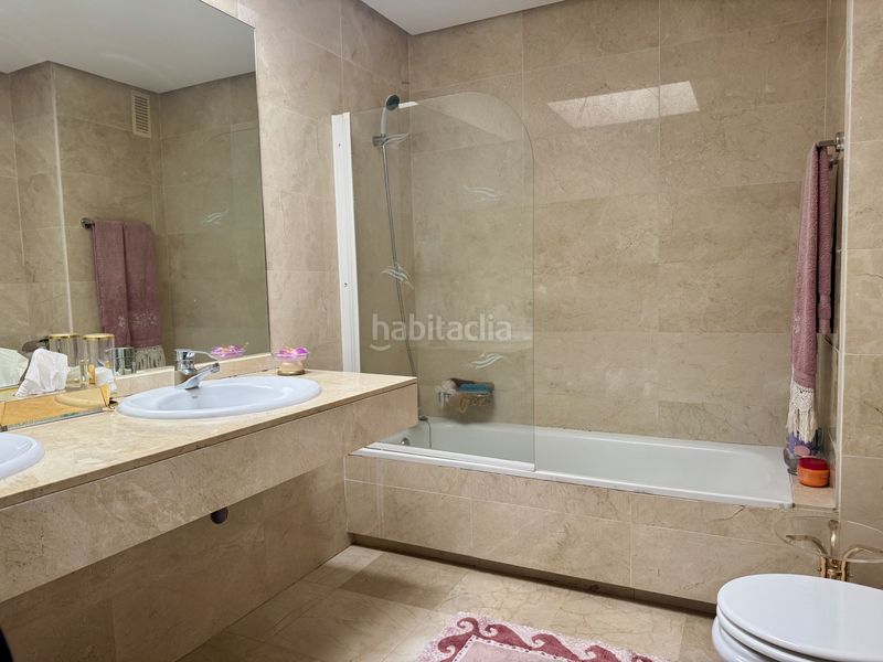 Foto 2d403552-9a3d-4608-9c44-aa91d48009e8. Àtic amb aparcament piscina a Guadalmina Baja Marbella