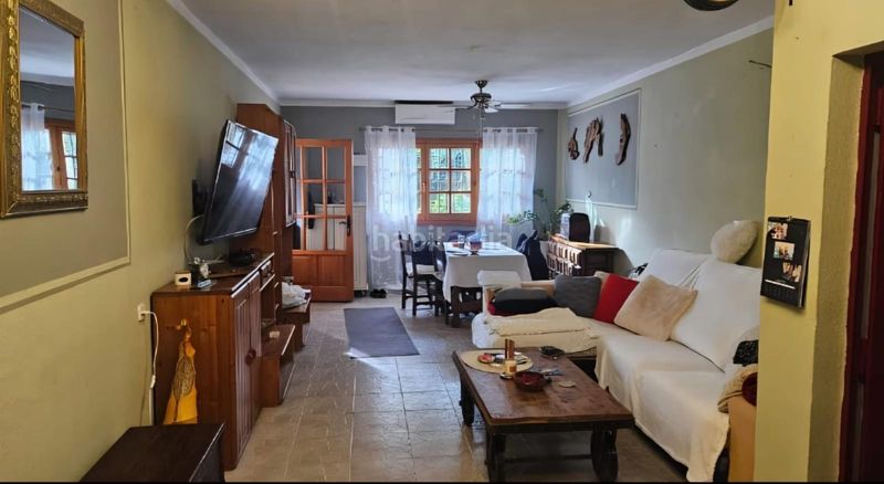 Foto 5363d322-f4c5-4701-b969-8c4d9fb27912. Casa amb piscina a Coín