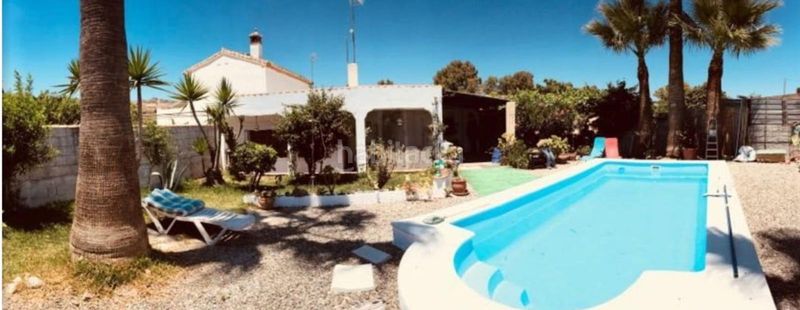 Foto ba4a8973-83d0-4277-bb23-a1a29e21a0e7. Casa amb piscina a Coín