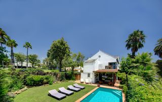 Alquiler Casa en Nueva Andalucía centro. Encantadora villa  para alquiler vacacional en nueva andalucía