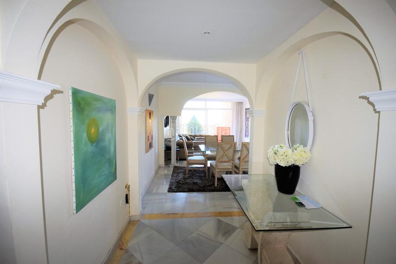 Foto c7211c89-2b40-4327-a112-87b812e2c660. Piccolo appartamento con piscina in Nueva Andalucía centro Marbella