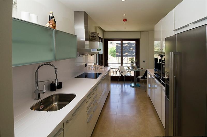 Foto a36bd225-a3b9-47a5-ab36-d59af2eed160. Dachwohnung mit parking pool in Centro Estepona