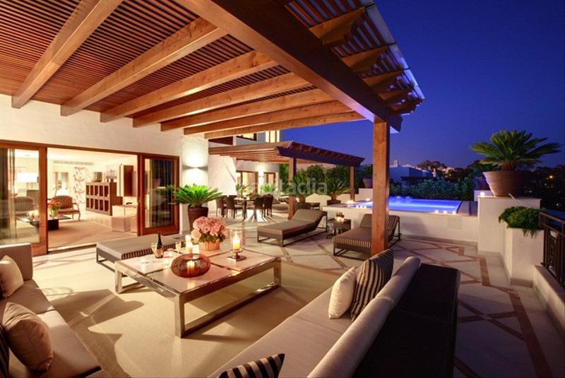 Foto 9625ab00-f42e-4781-84c2-5483d623c402. Penthouse with parking pool in Centro Estepona