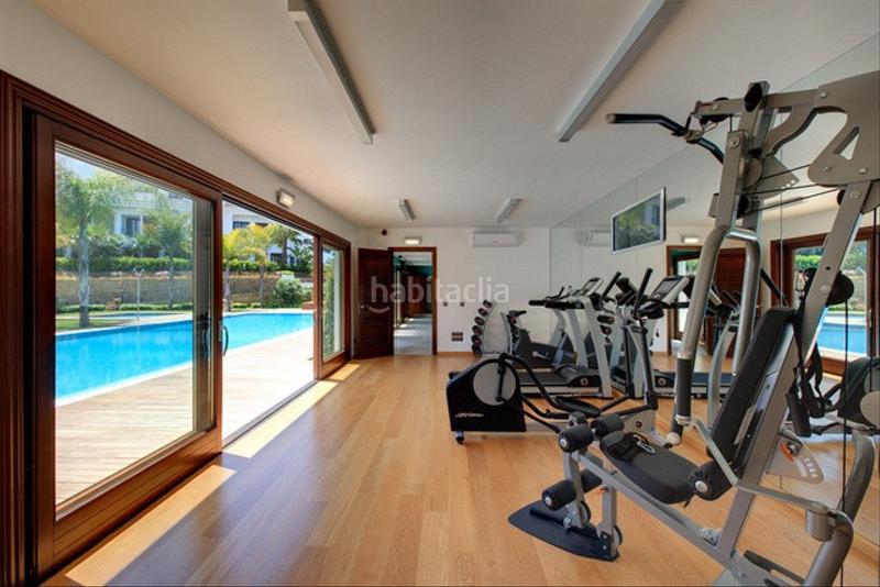 Foto e00cc1e8-421c-4d8a-a733-e56c73b4f734. Penthouse with parking pool in Centro Estepona