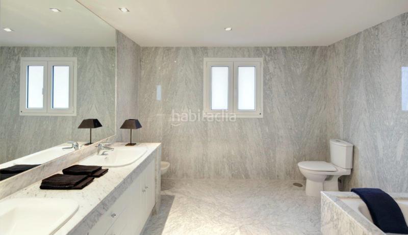 Foto 39f0fe92-96d7-4053-b939-d6aa12b6ee98. Àtic amb aparcament piscina a Puerto Banús Marbella