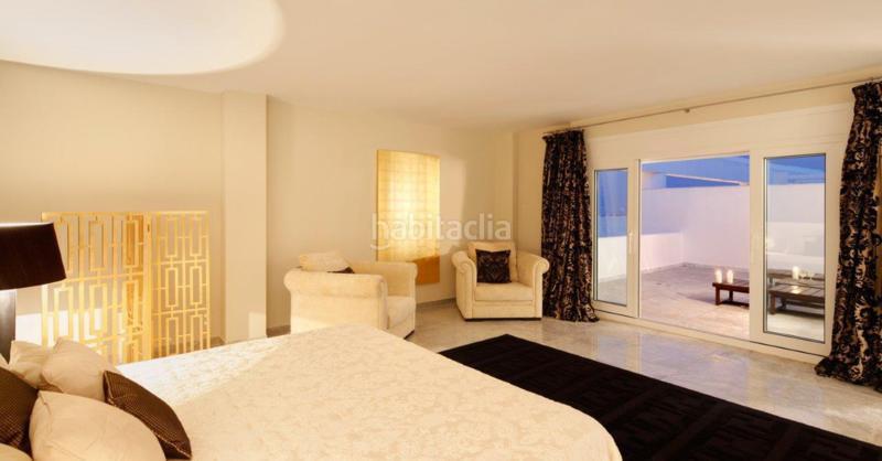 Foto 2f25a87c-b007-454d-9e99-52037fd5425a. Attique avec parking piscine dans Puerto Banús Marbella