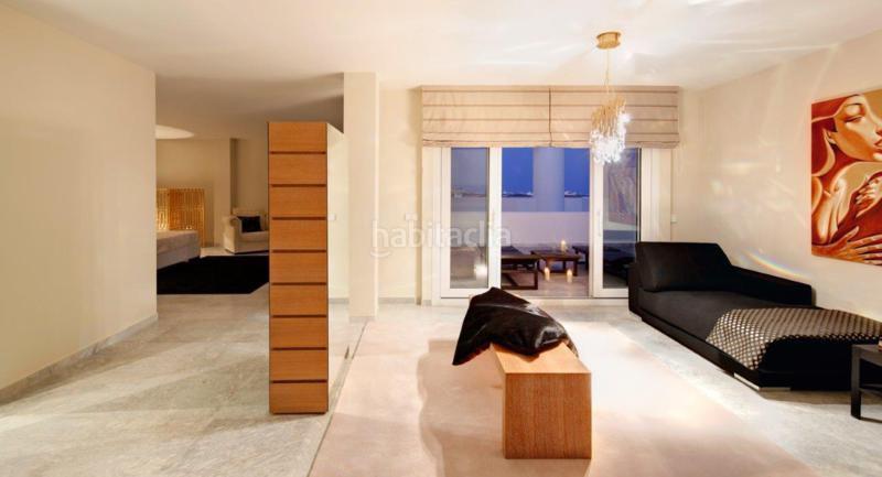 Foto 9c0e67fe-bd81-48dd-b18f-1dd37af3f3e7. Dachwohnung mit parking pool in Puerto Banús Marbella