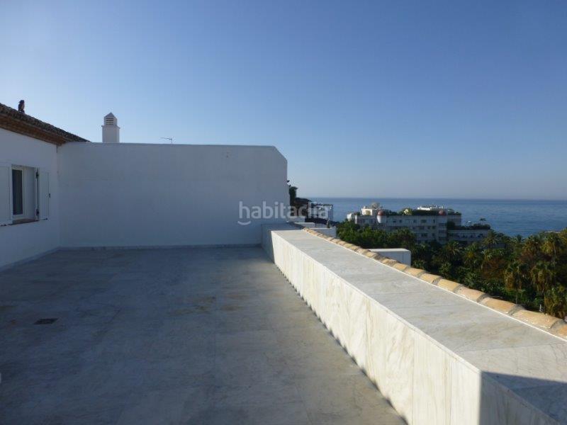 Foto 34dcf689-3a54-434c-a644-00bb1cd1efcc. Penthouse with parking pool in Puerto Banús Marbella