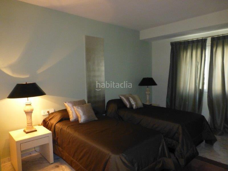 Foto 7b8452f0-d469-4c86-b706-062f97cb971f. Penthouse with parking pool in Puerto Banús Marbella