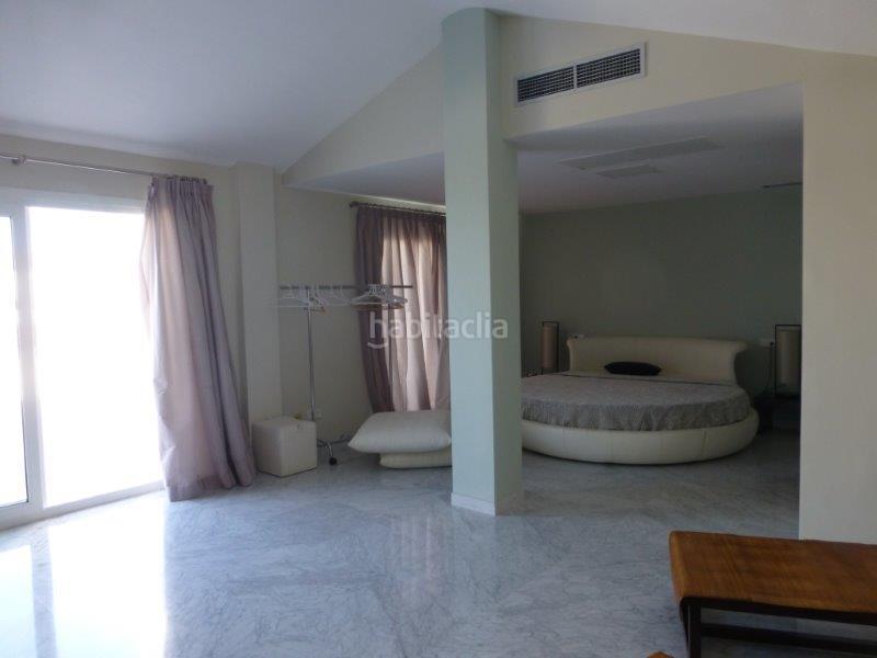 Foto bfffcdb9-6c0b-4f4b-b8b9-199ec4483e66. Penthouse with parking pool in Puerto Banús Marbella