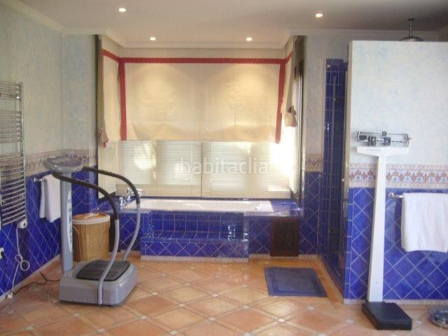Foto 21ebbdfb-b624-49ab-a587-d0ffb11dcdce. Affitto casa con parcheggio piscina in Puente Romano Marbella