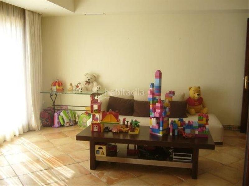 Foto a9da4ce9-b217-4f8a-a9b9-1b95c69e7fb3. Lloguer casa amb aparcament piscina a Puente Romano Marbella