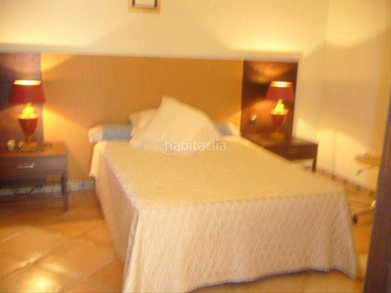 Foto 954c8453-c4bc-4c55-8464-df853f3366bf. Location maison avec parking piscine dans Puente Romano Marbella