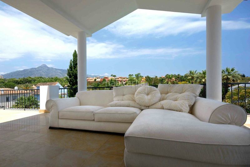 Foto 04906c63-e385-485e-a953-e66c510993c0. Lloguer casa amb aparcament piscina a Puerto Banús Marbella