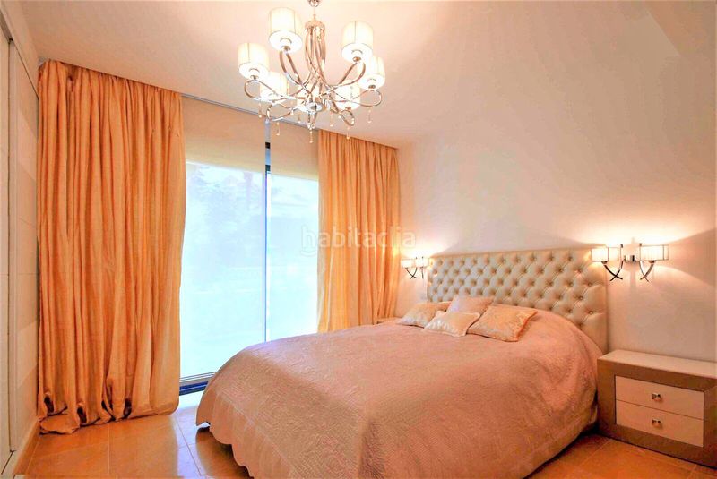 Foto 58986a83-7e58-4060-afc8-32fbab8935c7. Lloguer casa amb aparcament piscina a Puerto Banús Marbella
