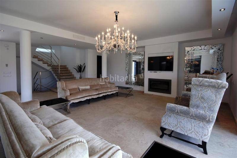 Foto 5f03f8f8-026b-4d3e-a135-70e6e5ec9c2c. Lloguer casa amb aparcament piscina a Puerto Banús Marbella
