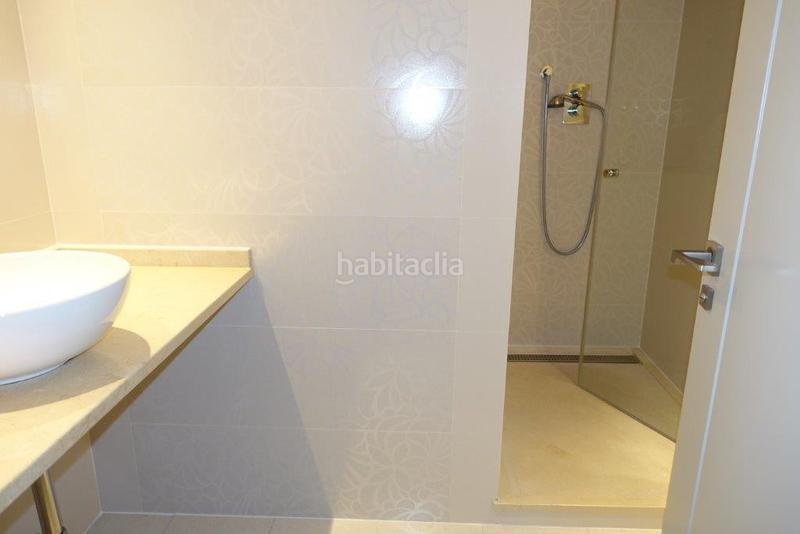 Foto 55fc5a40-b47e-441d-9fe4-988e1a897113. Attico con parcheggio piscina in Puerto Banús Marbella