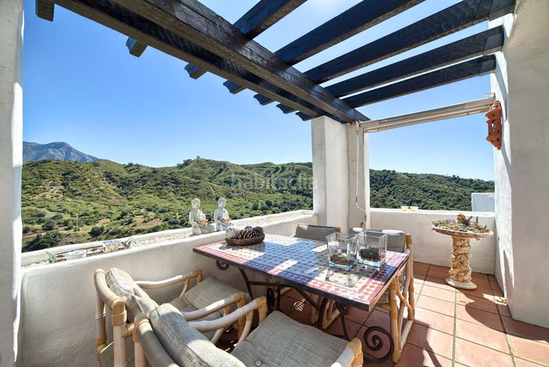 Foto 01467b03-aa7b-4556-ac28-554d3469e39e. Àtic amb aparcament piscina a Benahavís pueblo Benahavís