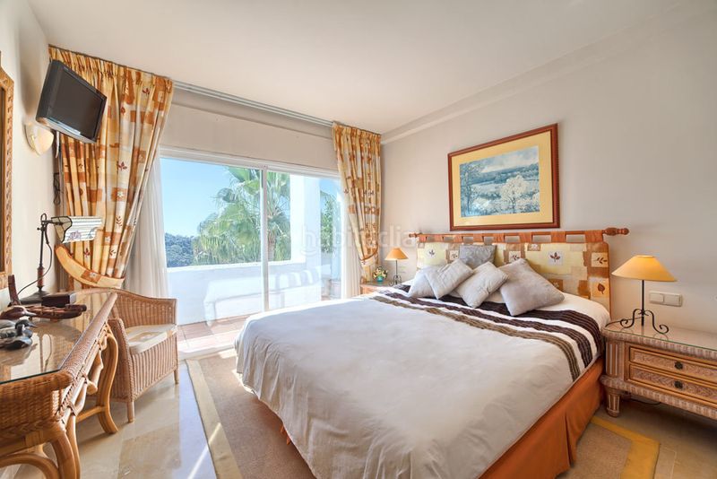 Foto 482719f7-67db-4aca-ae30-114cd37b8553. Àtic amb aparcament piscina a Benahavís pueblo Benahavís