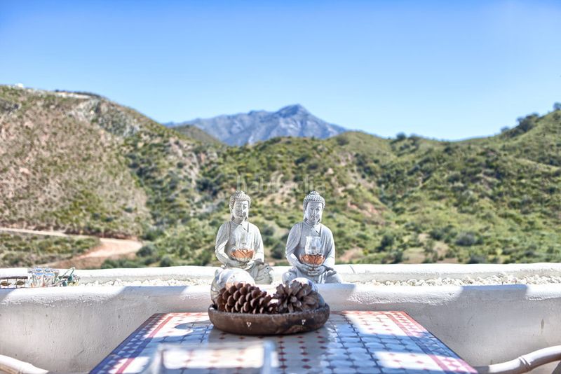 Foto 5e1481f4-4233-4096-8fa4-d912af6bcad3. Àtic amb aparcament piscina a Benahavís pueblo Benahavís