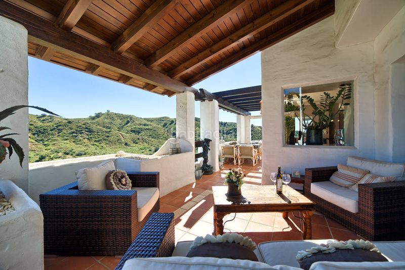 Foto 9c36beea-4e95-4cc3-89c7-1c260e8c6428. Àtic amb aparcament piscina a Benahavís pueblo Benahavís