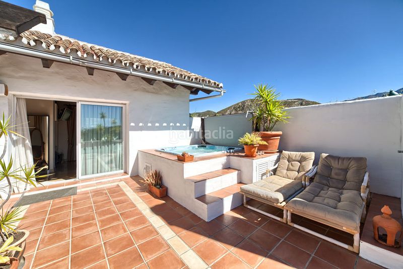 Foto eb01e6f1-b839-4a91-b97a-539349a80348. Àtic amb aparcament piscina a Benahavís pueblo Benahavís