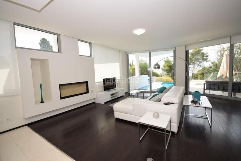 Foto beb80c61-3877-414d-9a38-f83dc6d1e529. Affitto casa a schiera con parcheggio piscina in Sierra Blanca Marbella