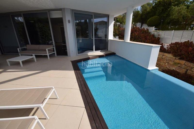 Foto 8f0382f1-415d-4c36-8a0f-c7ed56ec1fb1. Location maison jumelée avec parking piscine dans Sierra Blanca Marbella