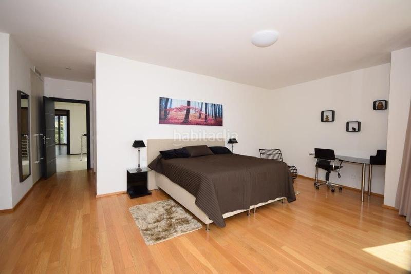 Foto eaef6a3f-8a72-4aa7-b3f9-43feeec6c550. Location maison jumelée avec parking piscine dans Sierra Blanca Marbella