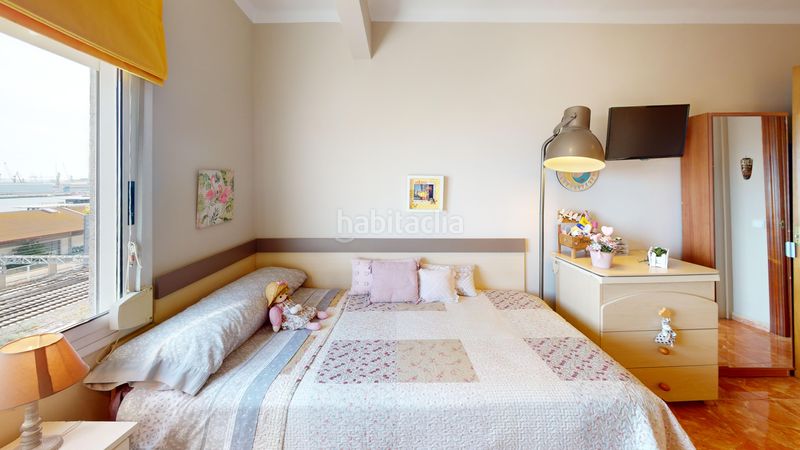 Foto 21a8a6a7-a542-4e76-be17-2ea38fbb2ff4. Pis a Barris Marítims Tarragona