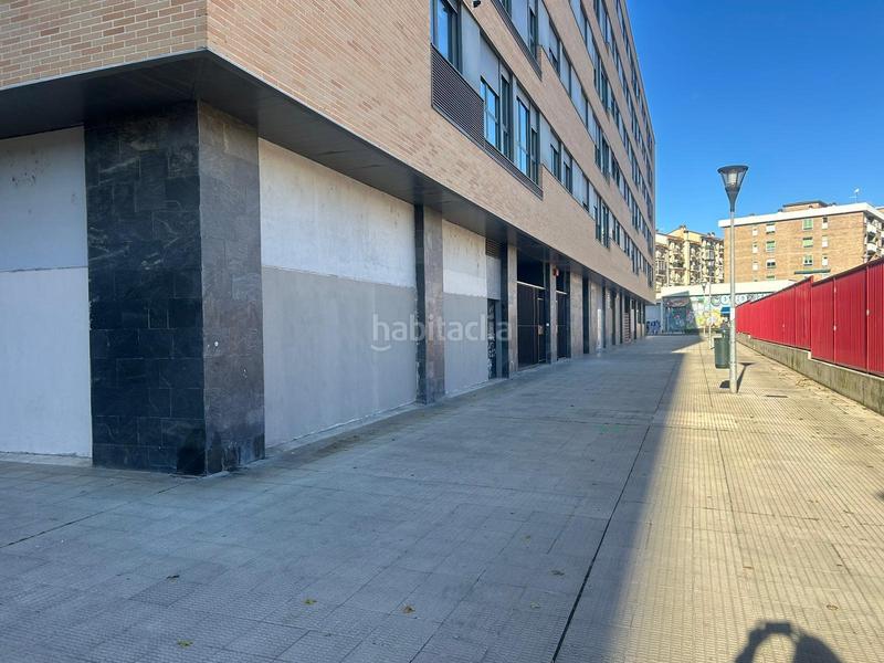 Foto 79b67ca9-2c3b-4405-90b2-04665bf08615. Alquiler local comercial en calle carmen baroja nessi 12 locales en alquiler c carmen baroja nessi, Rochapea en Pamplona / Iruña