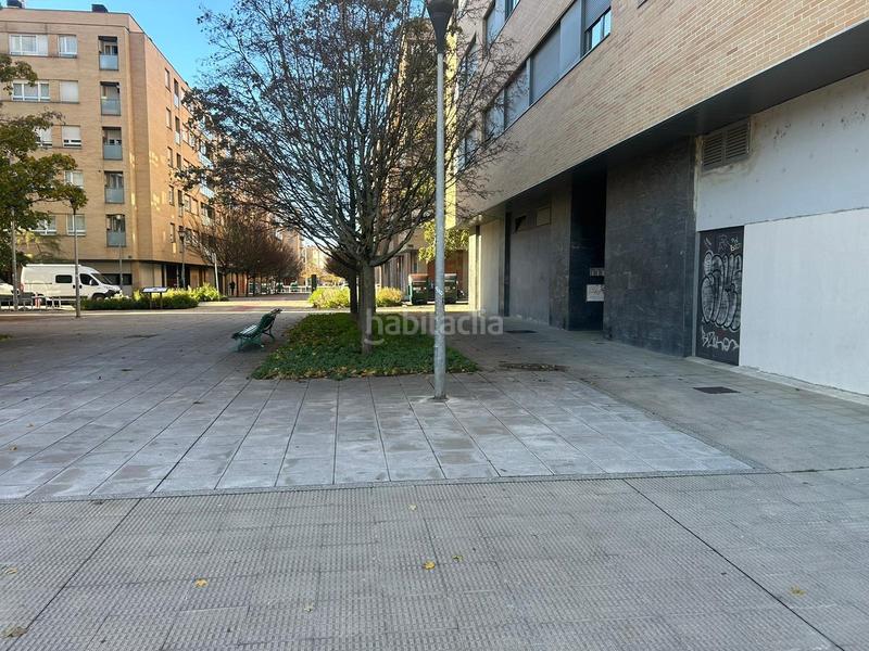 Foto ee9e5351-b2b2-4306-8651-42304138ac49. Alquiler local comercial en calle carmen baroja nessi 12 locales en alquiler c carmen baroja nessi, Rochapea en Pamplona / Iruña