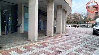 Miete Autoparkplatz  Calle remiro de goñi. Se alquila amplia plaza de garaje cerca de hospitales