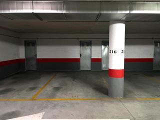 Parking coche en Baraain. Garaje y trastero en plaza sauces de baraain