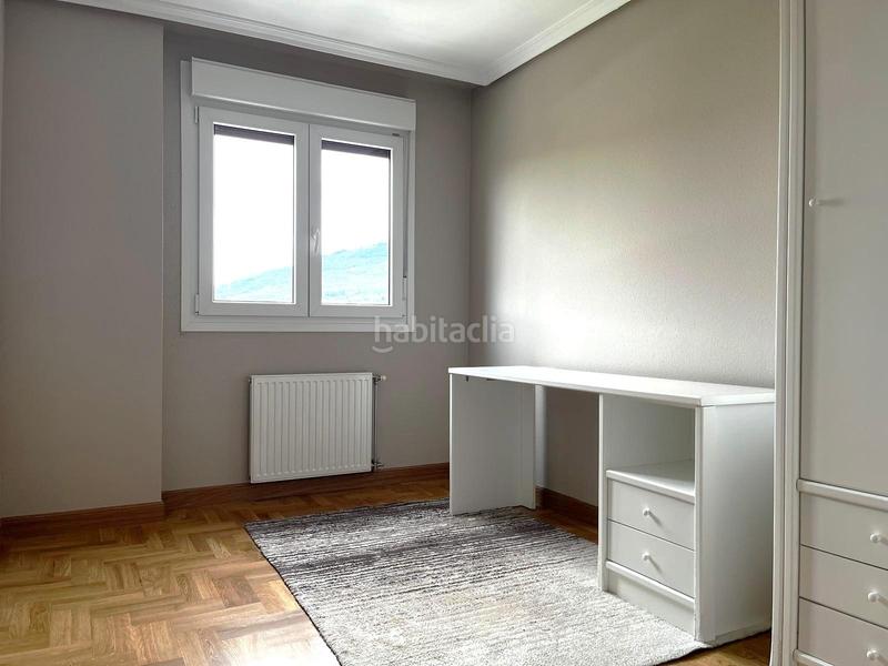 Foto c423c160-68a6-4426-9b15-a6e4058bfd02. Pis amb calefacció aparcament a Buztintxuri Pamplona / Iruña