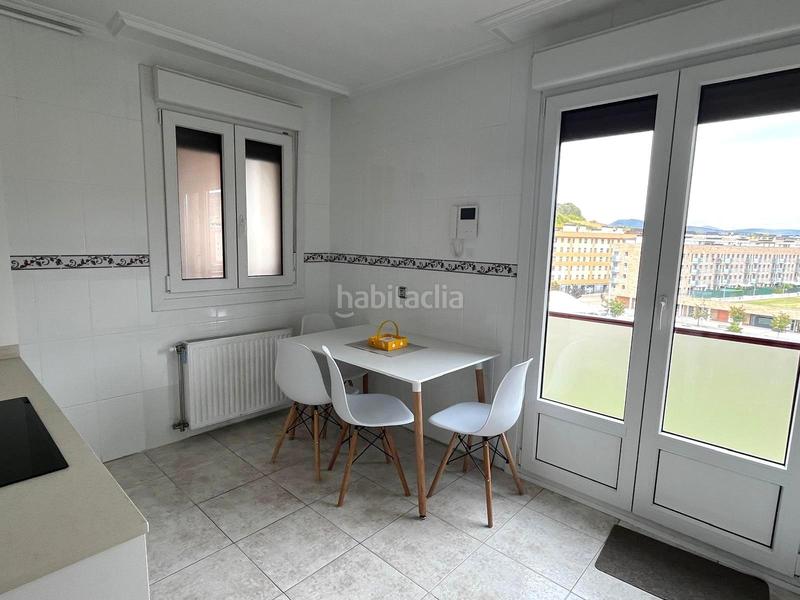 Foto d35337e0-b4be-4b3e-8916-e019dea8c32a. Pis amb calefacció aparcament a Buztintxuri Pamplona / Iruña