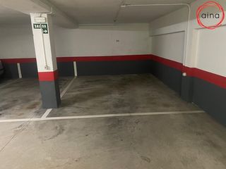 Lloguer Aparcament cotxe a Mendebaldea - Ermitagaña. Amplia plaza de garaje en mendebaldea