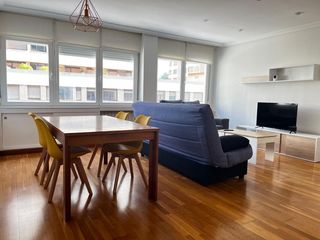 Miete Etagenwohnung  Avenida comercial. Alquiler temporal, disponible solo estudiantes
