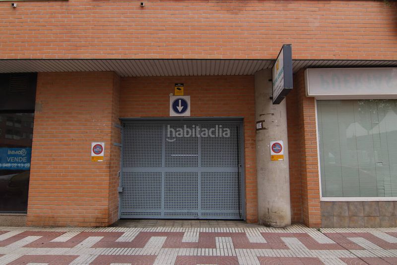 Foto ab6c2f18-4db7-42a9-b624-632da38189e3. Aparcament cotxe a Echavacóiz Pamplona / Iruña
