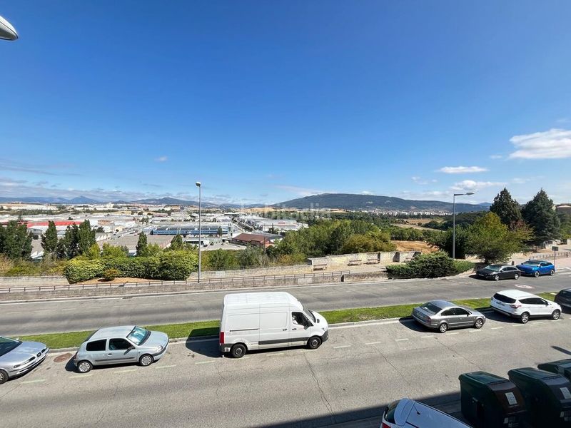 Foto eabf12c8-4c68-4c4a-afc1-fdc4d82b8d74. Location bureau dans Barañáin / Barañain