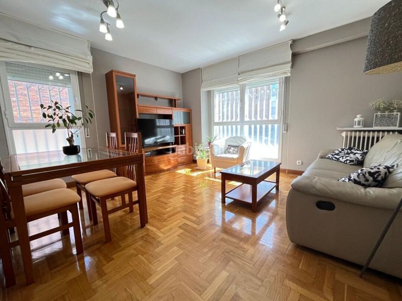 Foto bf74e0bc-bcc9-4176-8293-81b8363e0148. Flat with heating parking in Barañáin / Barañain