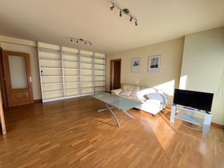 Location Appartement  Calle benjamín de tudela. Se alquila piso en frente del complejo hospitalario de pamplona