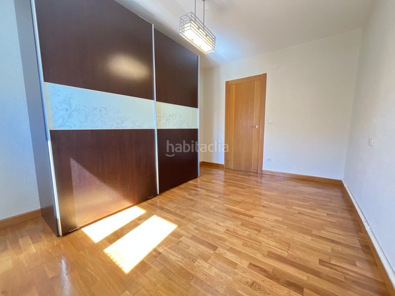 Foto b47b7a53-ef0e-476a-bccd-86cd1852c0f4. Etagenwohnung mit heizung in Chantrea Pamplona / Iruña