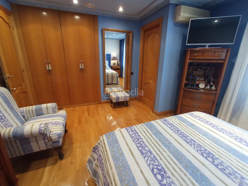 Foto 4b965e6c-f8cd-45ce-acb3-664be799b958. Casa aparellada amb calefacció aparcament piscina a Logroño